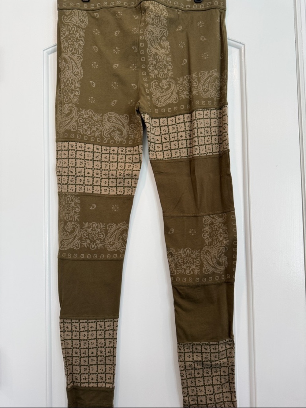 NWT Free People Olive Paisley Print Bandana Leggings Size Large - Picture 6 of 7